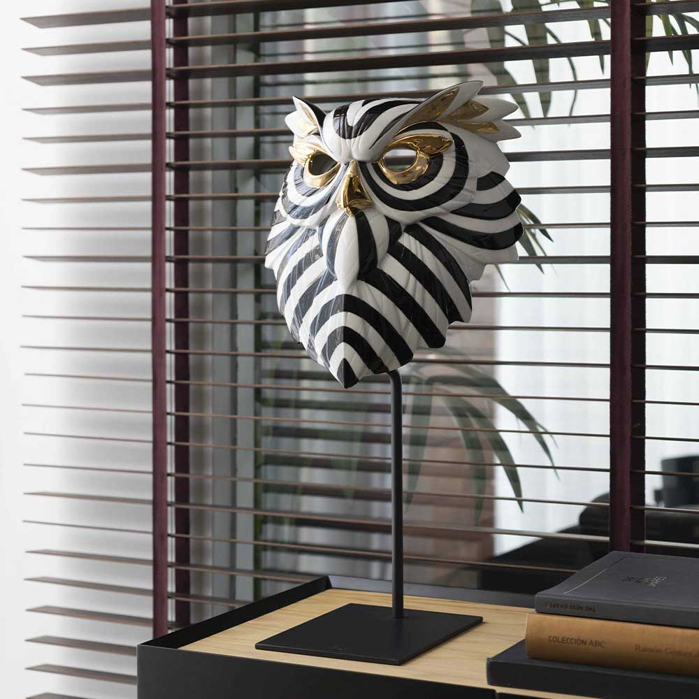 Porcelain mask sculpture, Owl by Jose Luis Santes - LLADRO