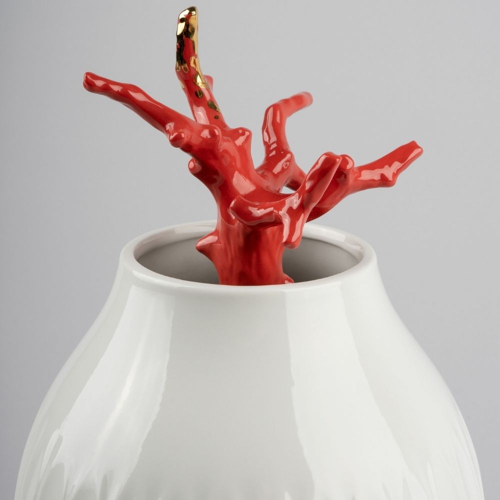 Decorative porcelain vase, Coral by Dept. Diseno y Decoracion - LLADRO