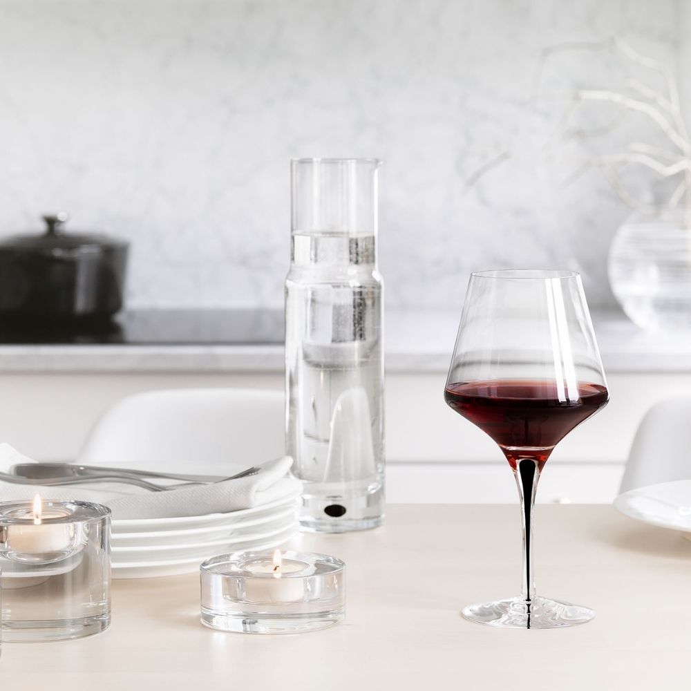 Red wine glass, Metropol by Erika Lagerbielke - ORREFORS