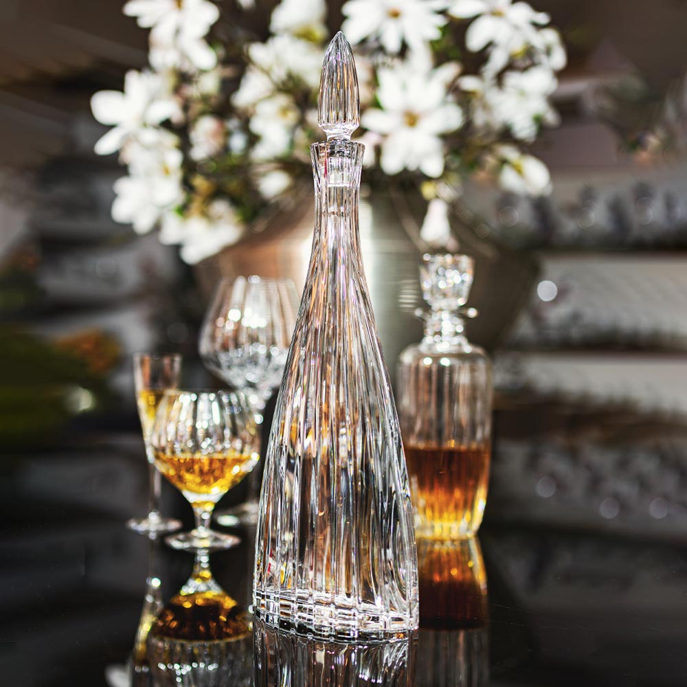 Wine decanter 25.2 fl oz, Fantasy by Gerald Gulotta - VISTA ALEGRE