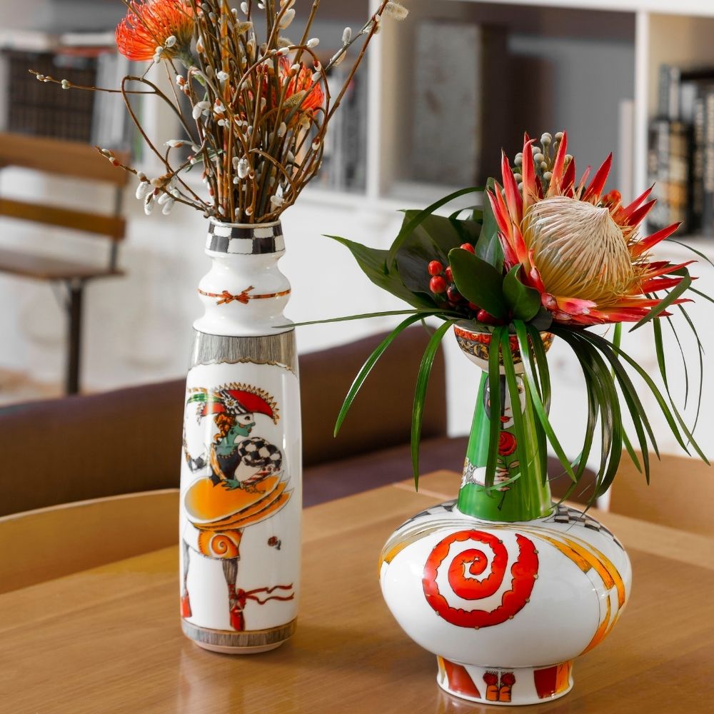 Porcelain vase, Player, Mariinsky by Katya Gerasimova Bosky - VISTA ALEGRE