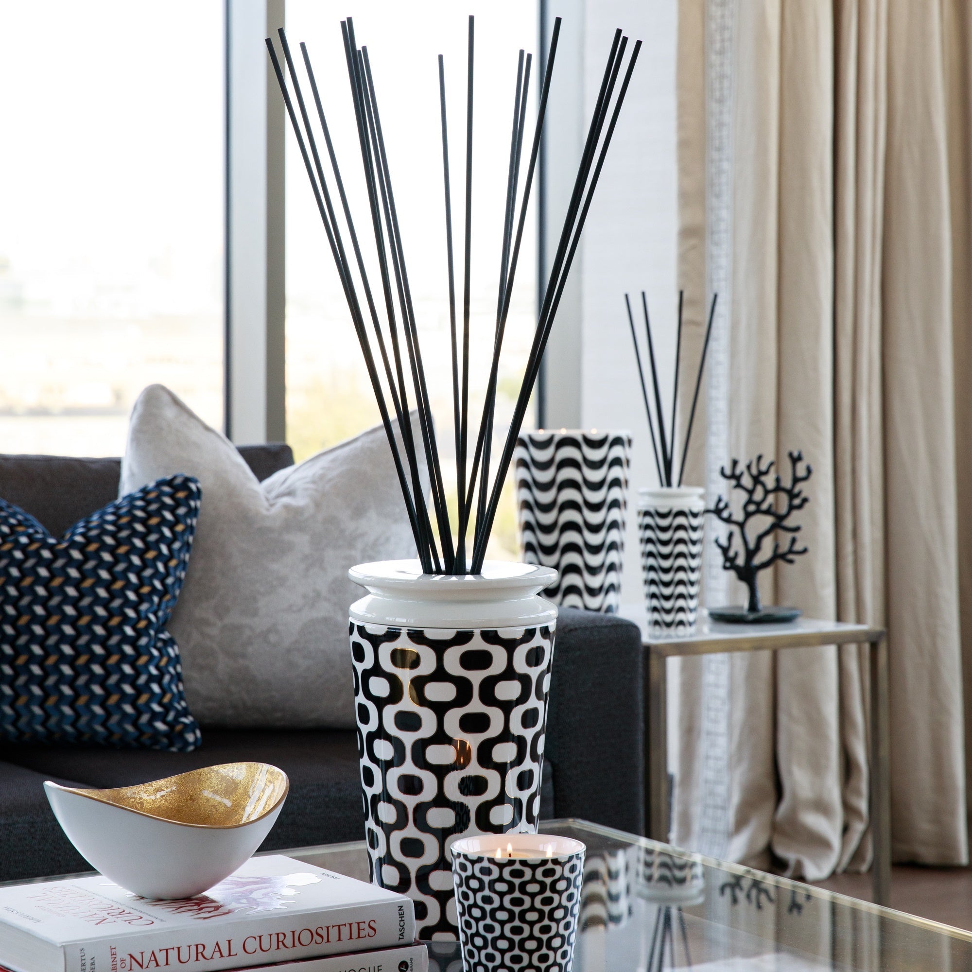 Scented essence diffuser with sticks, Latin Grooves, 118.9 fl oz, Ilum - MAX BENJAMIN