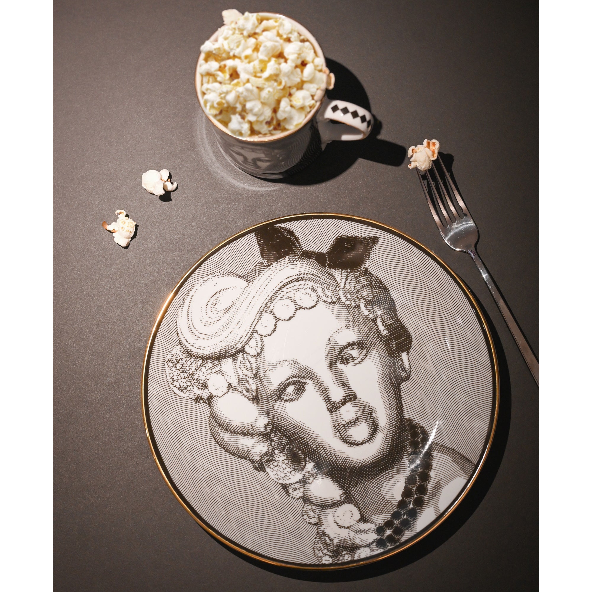 Decorative plate, 9.4 inches, Sagrada Familia The Irreverent - BACI MILANO