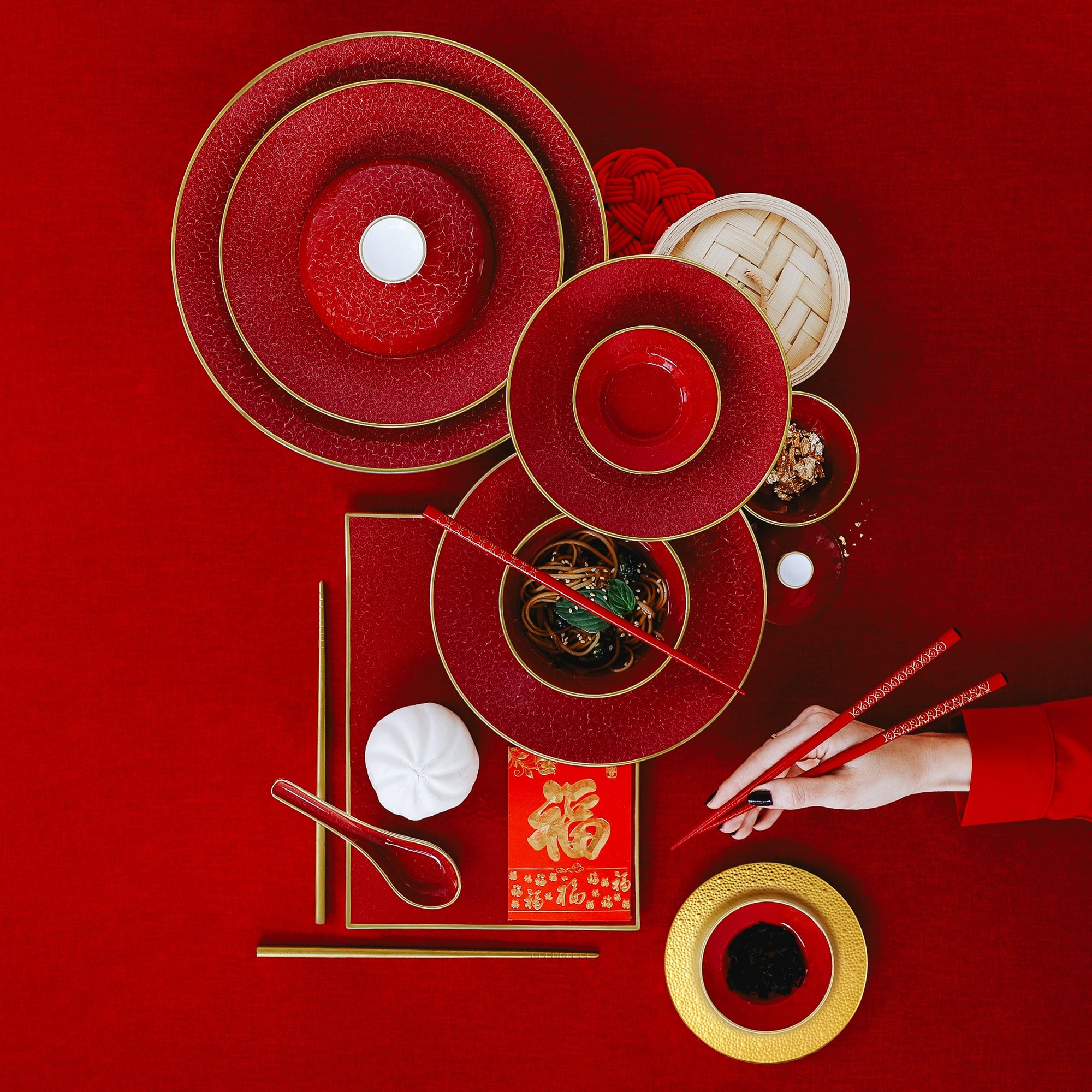 Oriental dinner service, 32 pieces, Rouge Empereur - BERNARDAUD