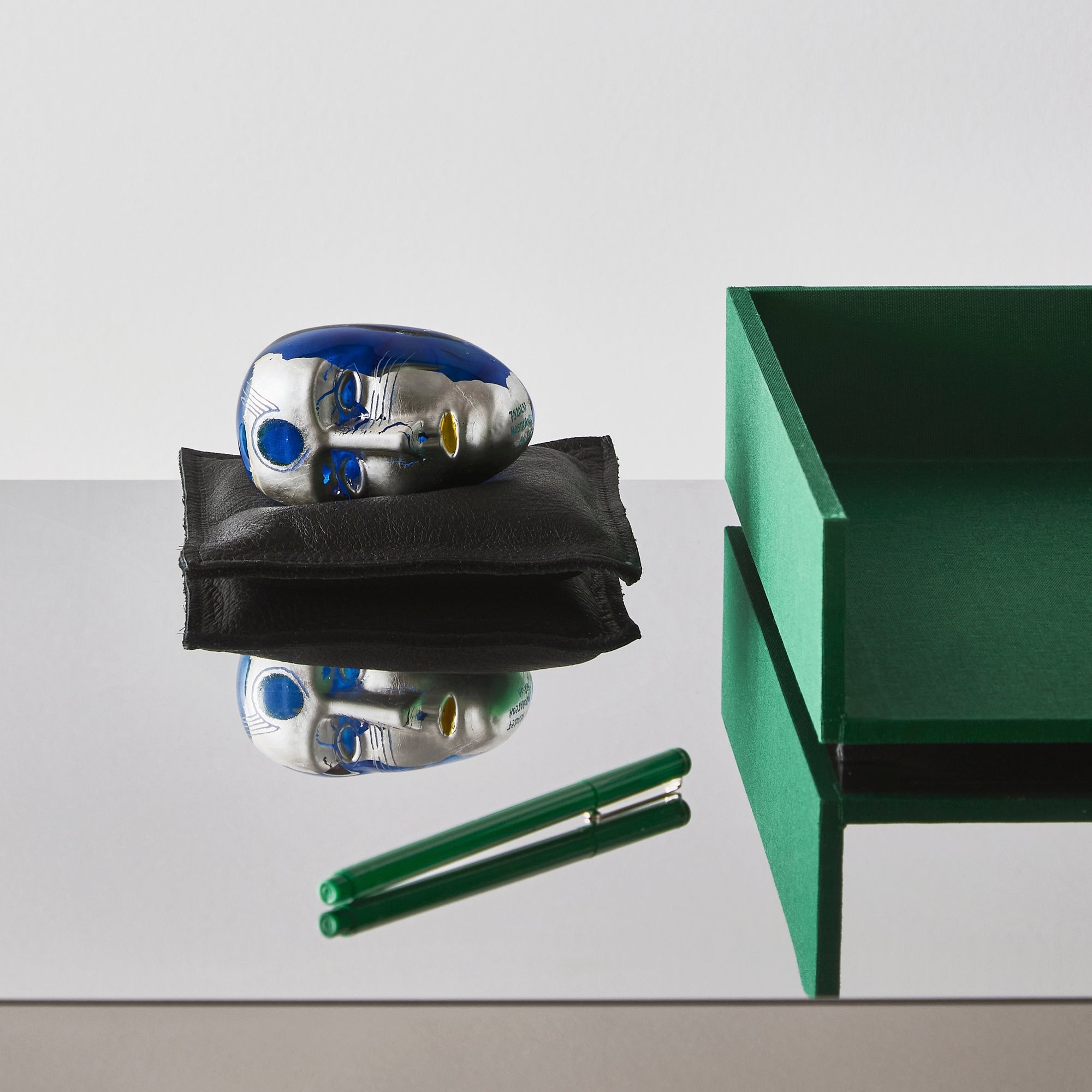 Sculpture Brains Annual 2025 Grey/Blue by Bertil Vallien - KOSTA BODA