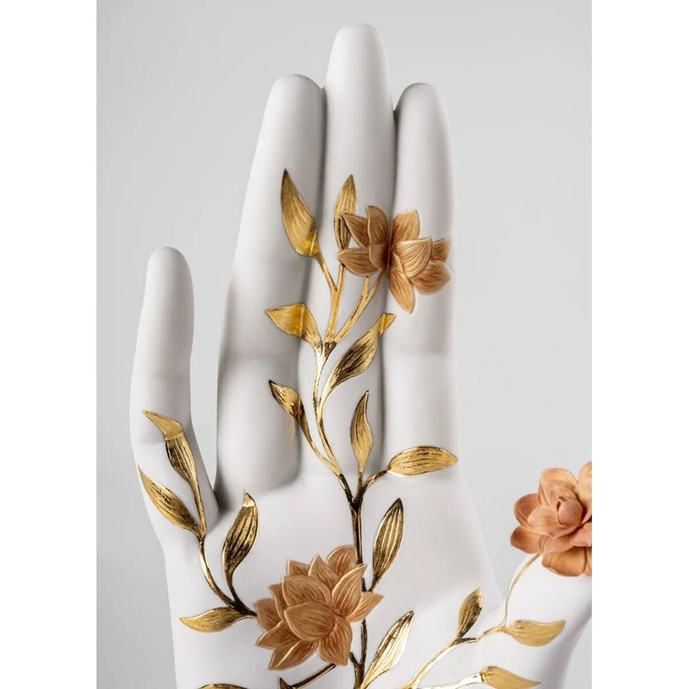 Porcelain sculpture, Protection Mudra by Dept. Diseno y Decoracion - LLADRO