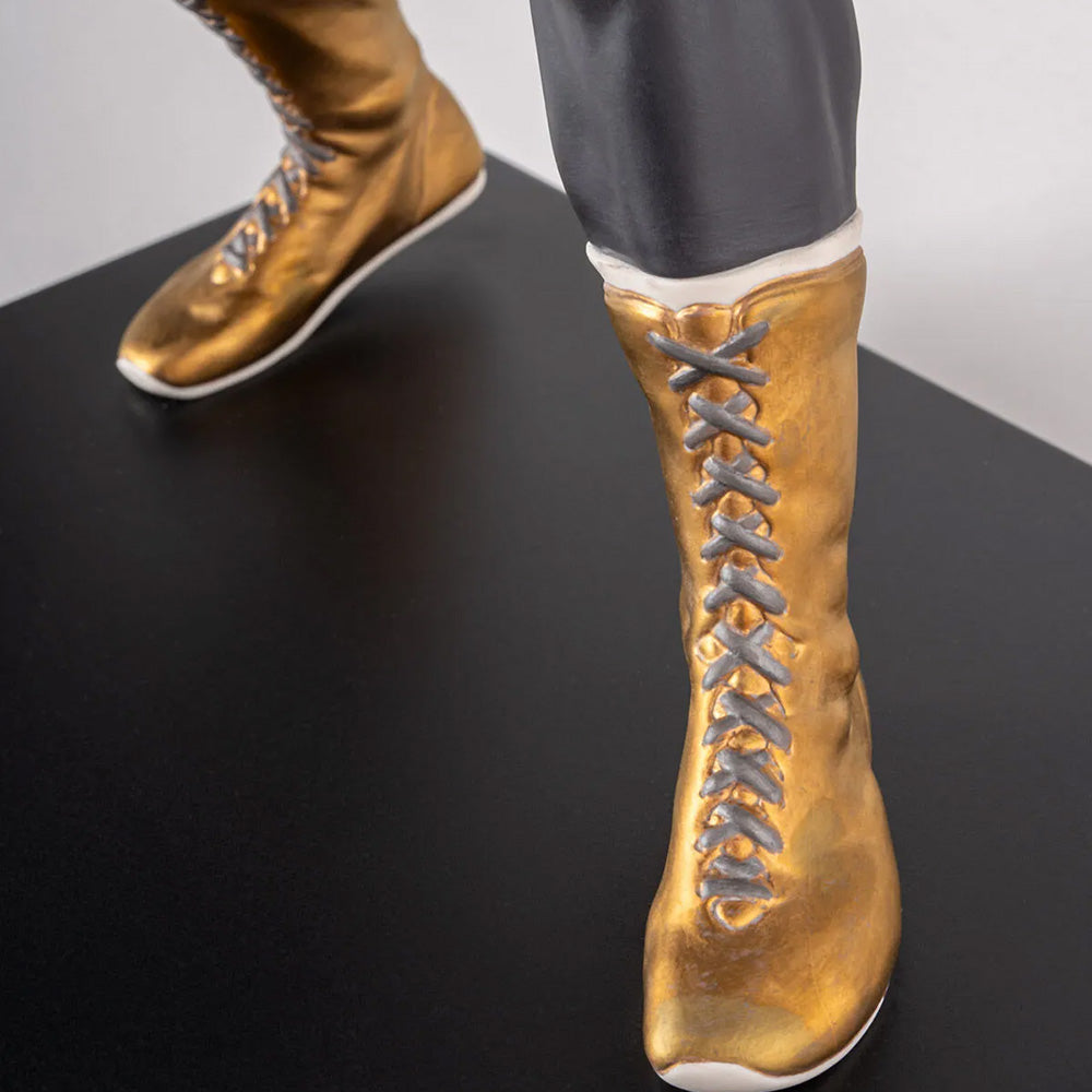 Porcelain sculpture Boxer by Ernest Massuet - LLADRO