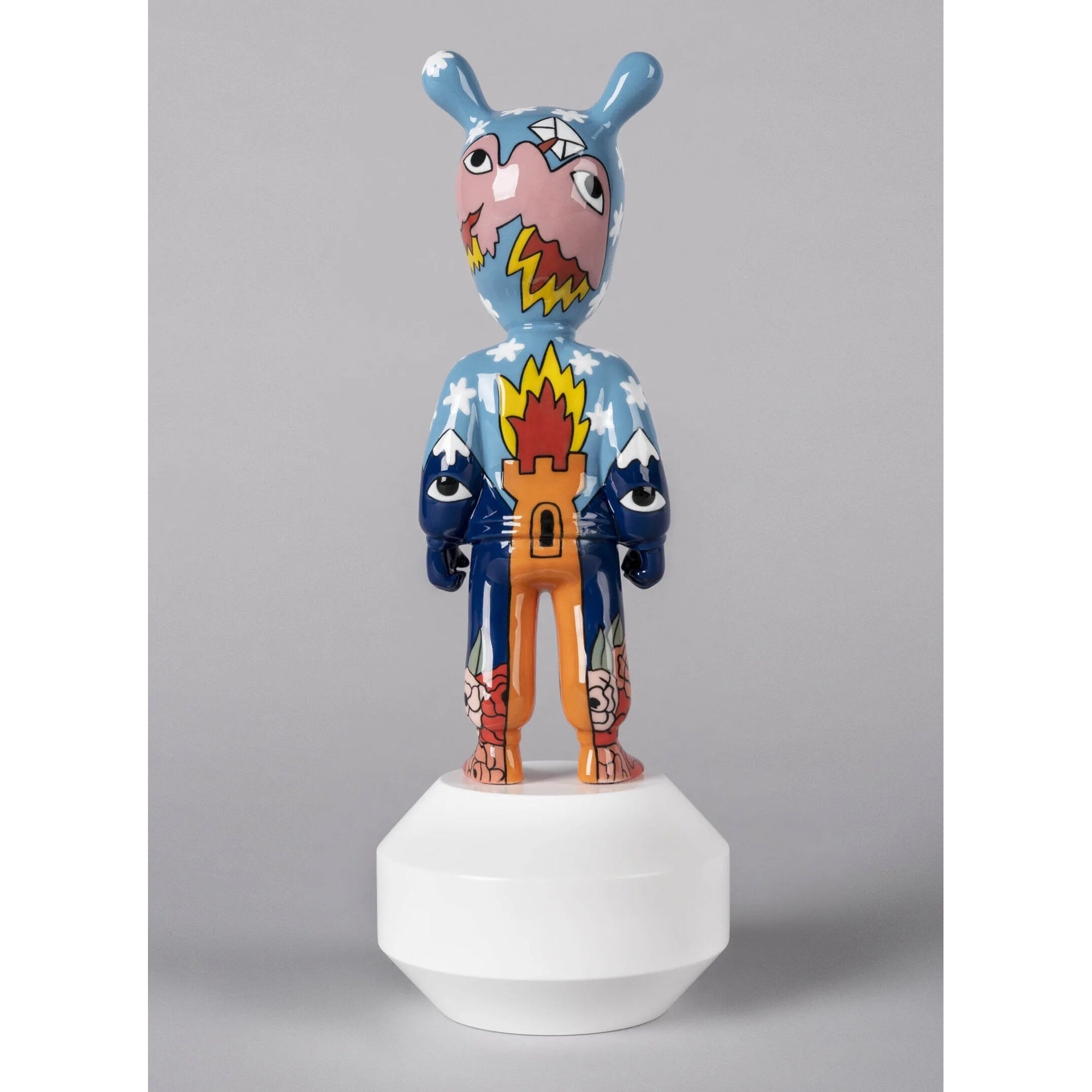 Porcelain sculpture, 11.8 inches, The Guest by Ricardo Cavolo - LLADRO