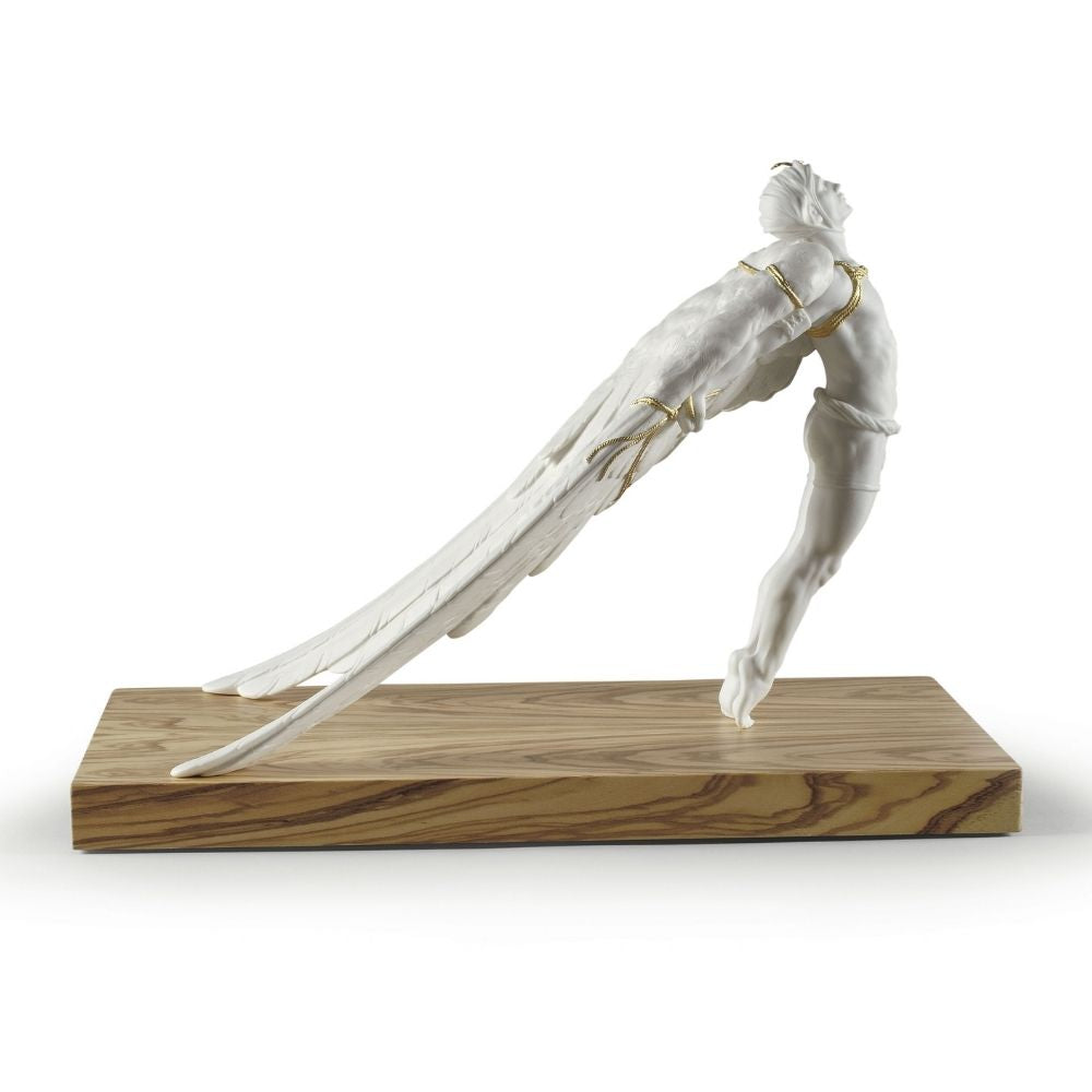 Porcelain sculpture Icarus by Ernest Massuet - LLADRO