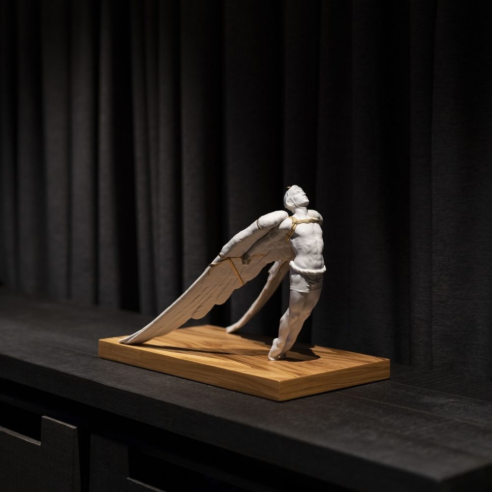 Porcelain sculpture Icarus by Ernest Massuet - LLADRO