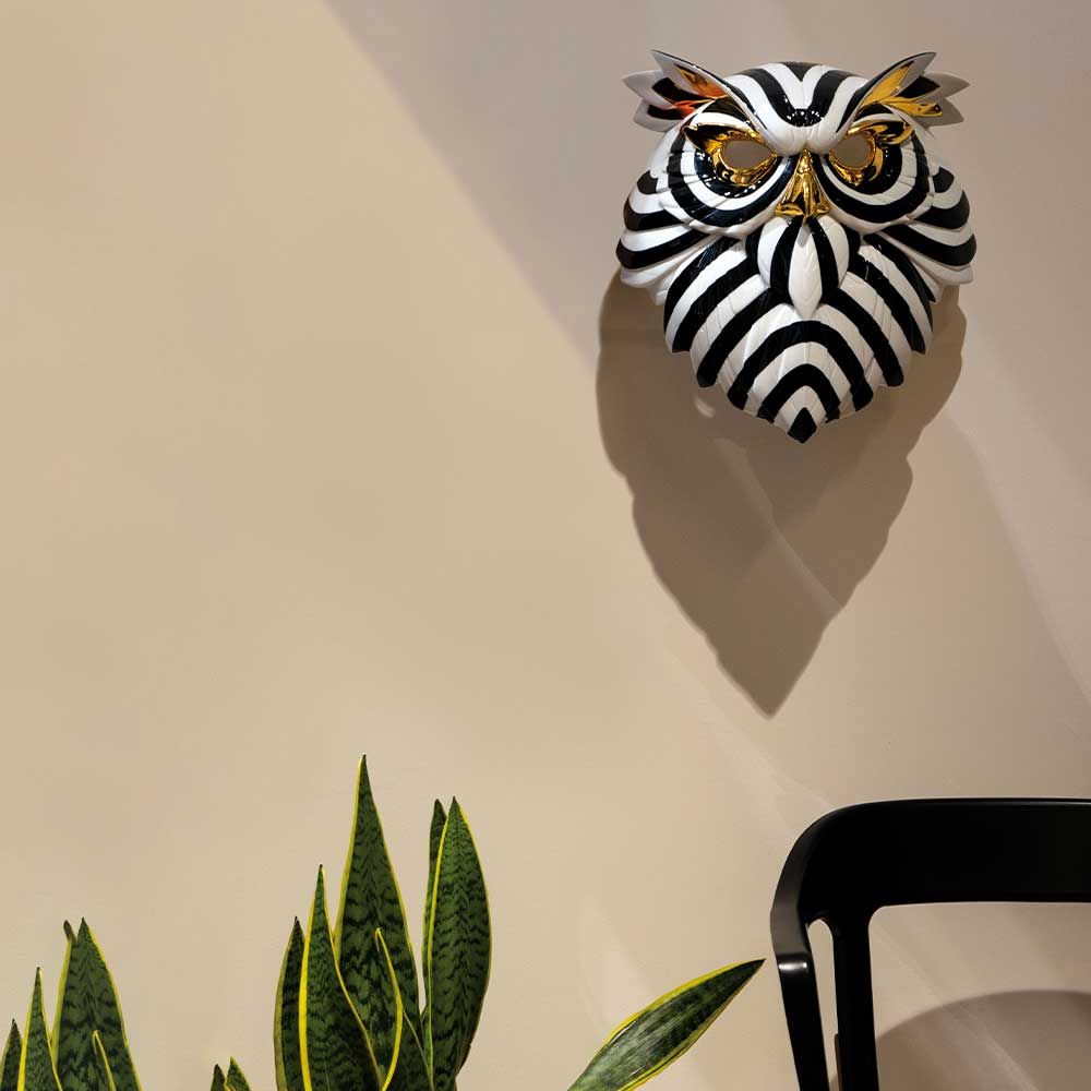 Porcelain mask sculpture, Owl by Jose Luis Santes - LLADRO