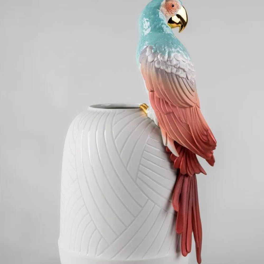 Decorative porcelain vase, Macaw by Dept. Diseno y Decoracion - LLADRO