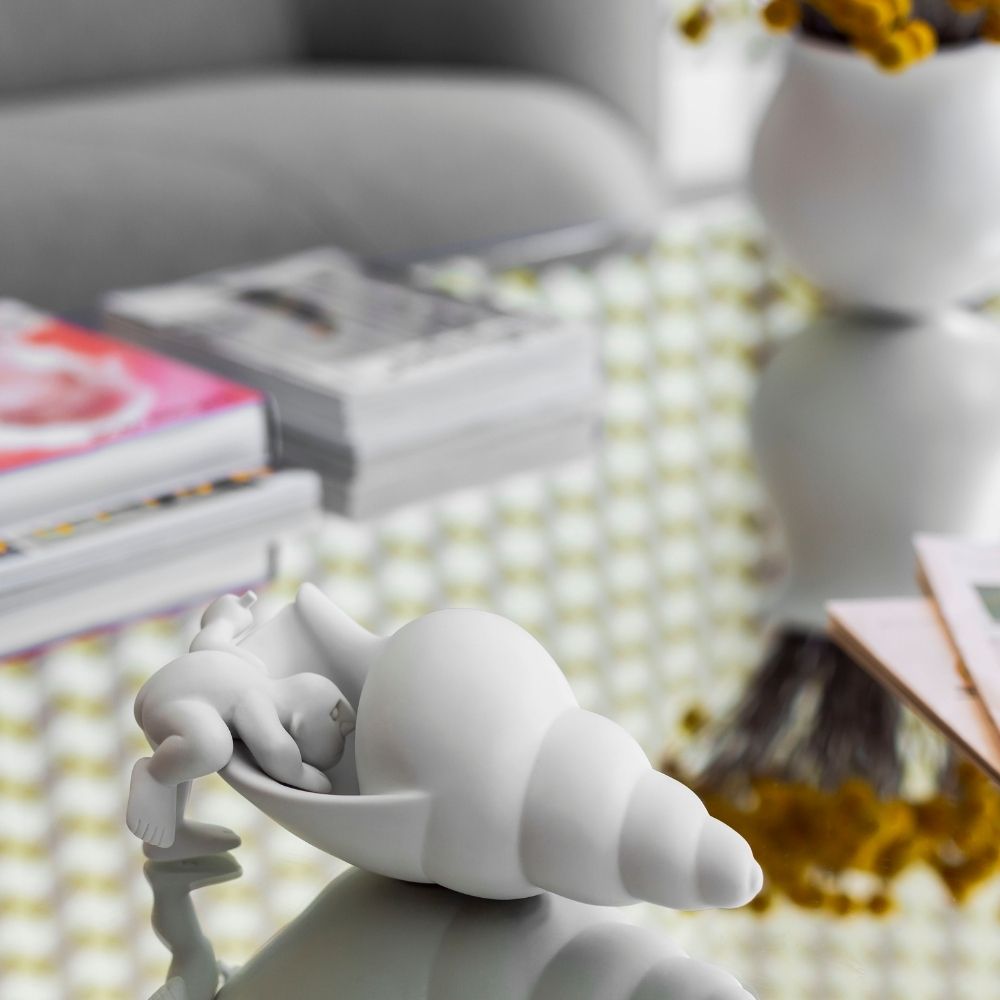 Porcelain figurine The New Tenant, O Novo Inquilino by Jorge Pe-Curto - VISTA ALEGRE