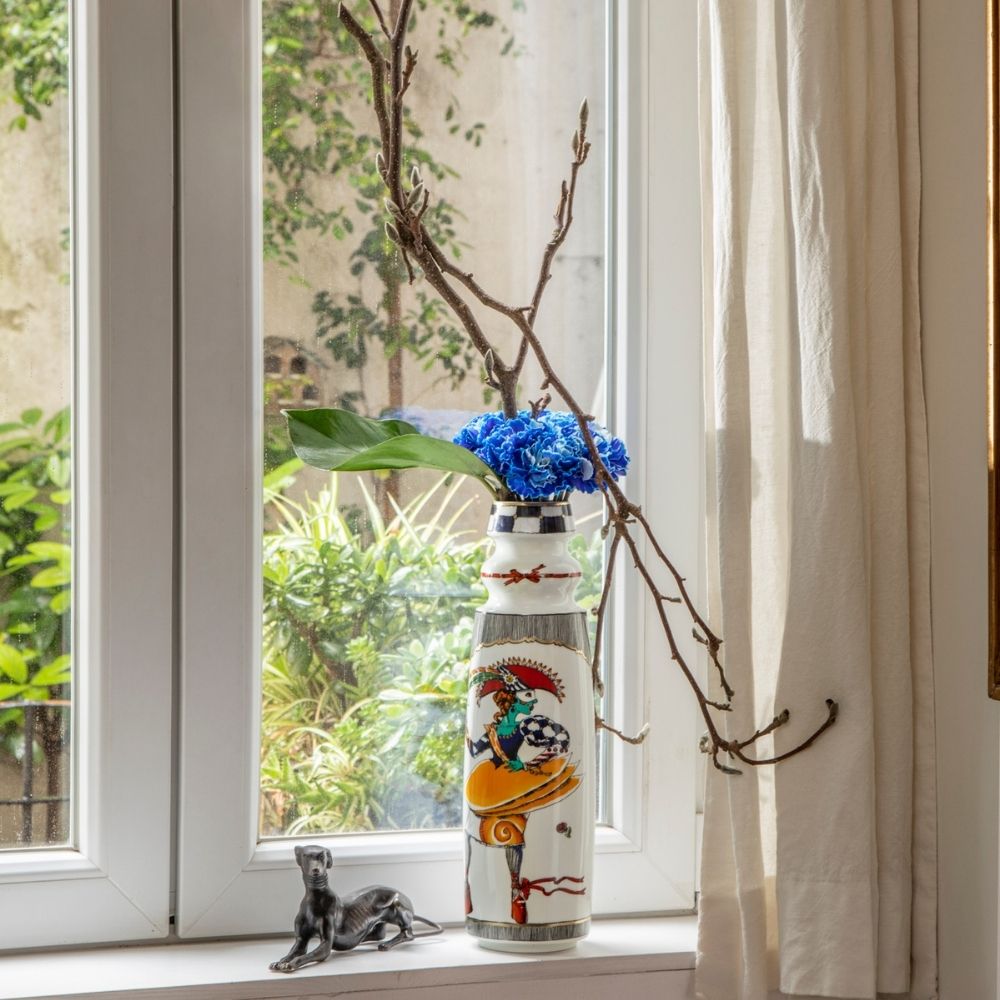 Porcelain vase, Player, Mariinsky by Katya Gerasimova Bosky - VISTA ALEGRE