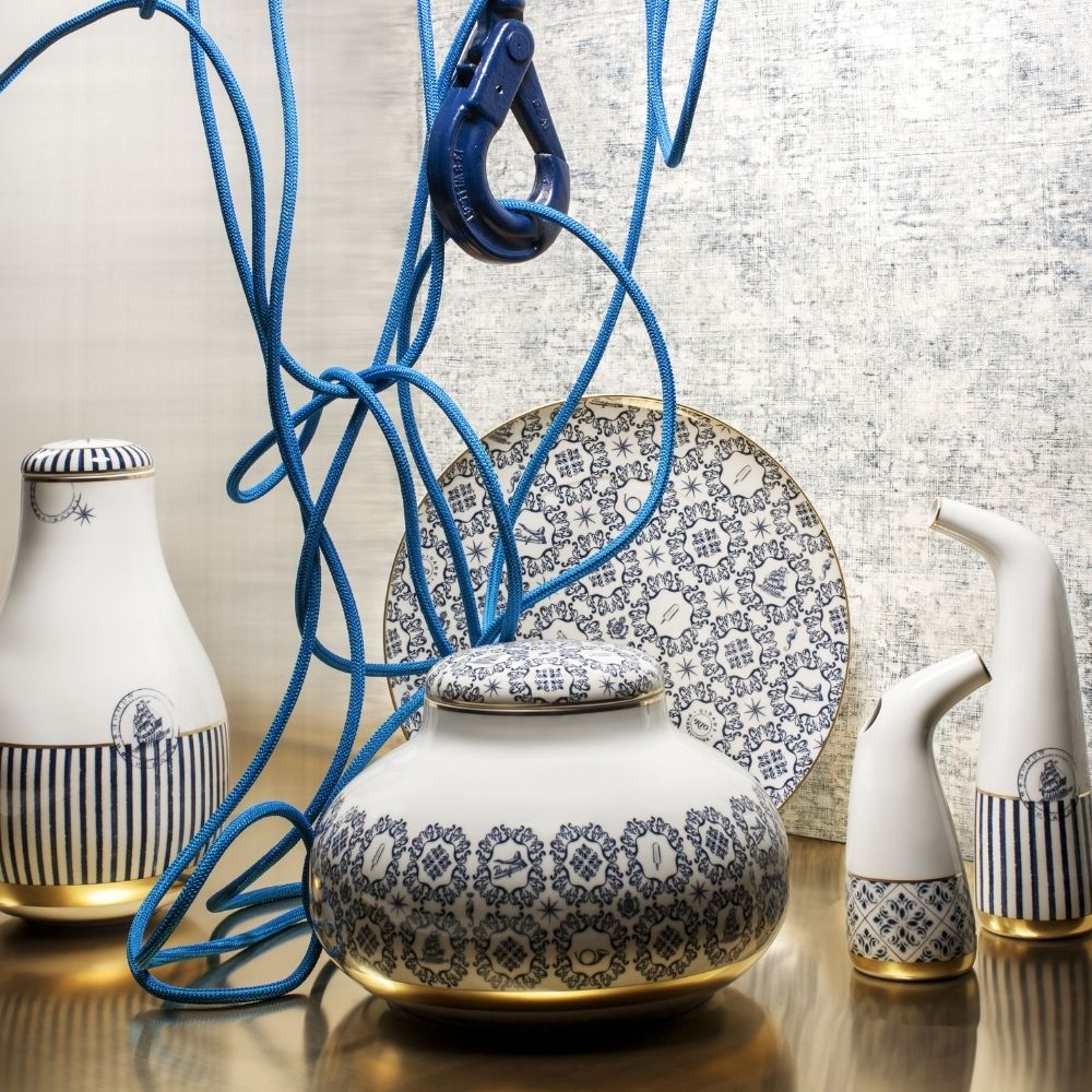 Porcelain container with lid, Transatlantica - VISTA ALEGRE