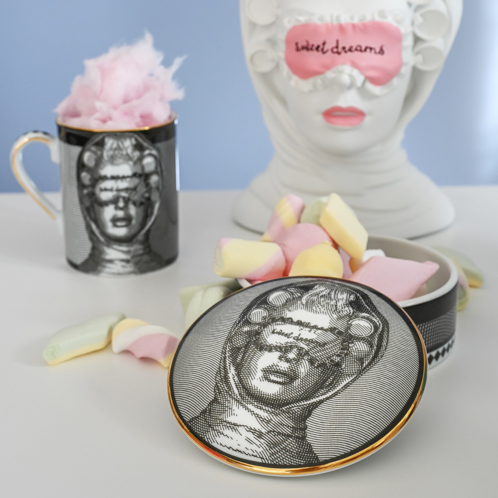 Porcelain box, 5.1 inches, Sagrada Familia The Dreamer -  BACI MILANO