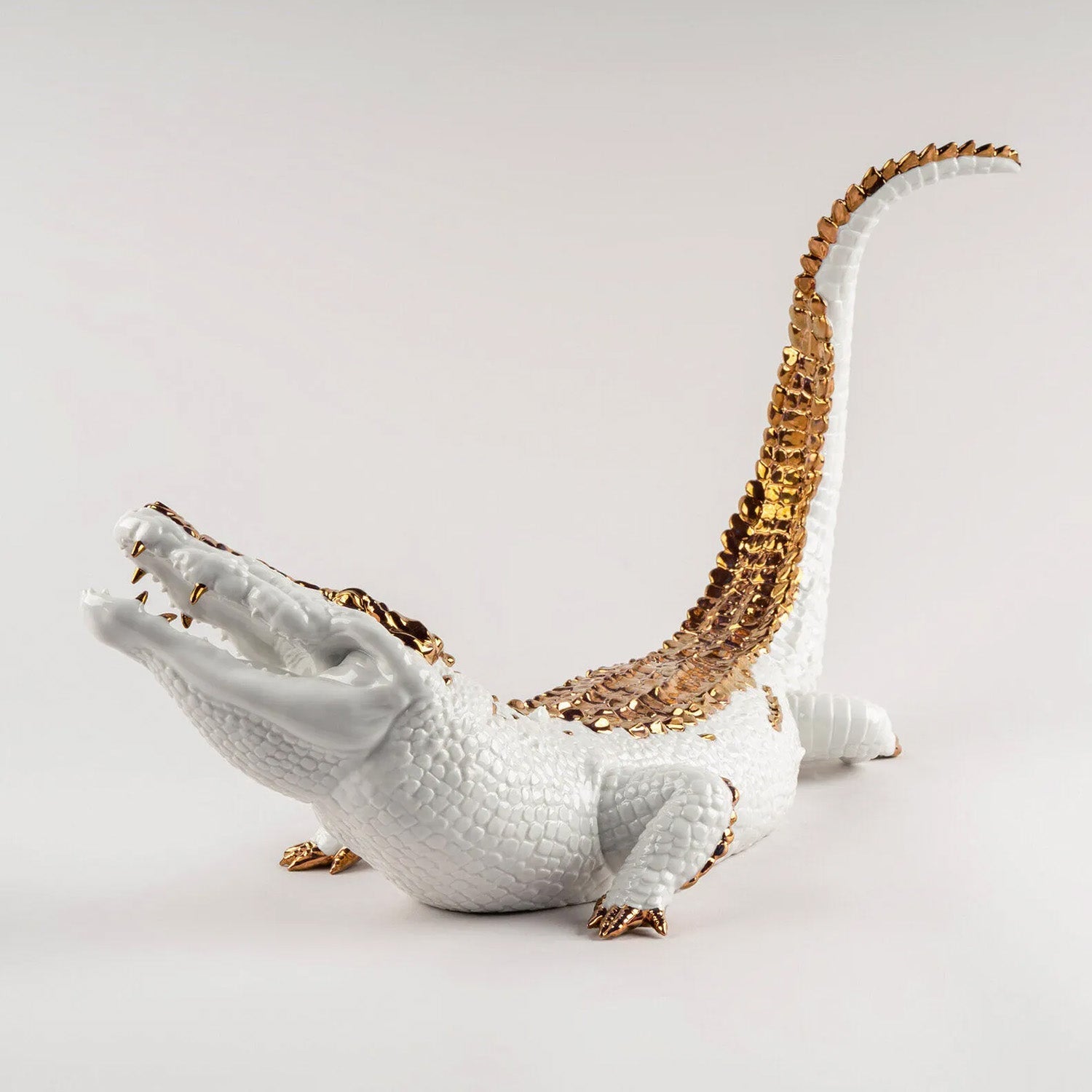Porcelain sculpture, 26.8 inches, Crocodile by Raul Rubio - LLADRO